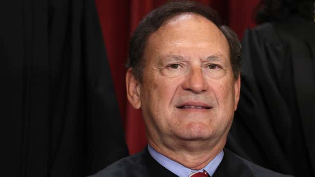 Justice Alito Allegedly Leaked Hobby Lobby Birth Control Decision to Donors in 2014