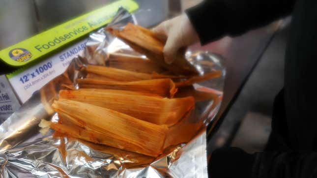 Open Thread: May Your Nochebuena Be Filled With Tamales, the Perfect Christmas Food