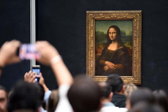 Mona Lisa Gets Mugged