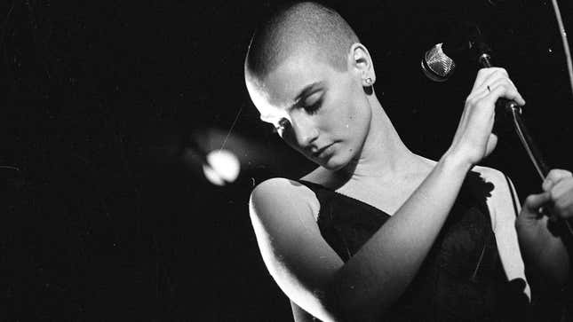 Sinead O’Connor, Irish Icon and ‘Troubled Soul,’ Is Dead at 56