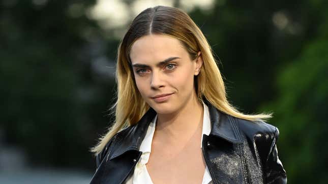 Cara Delevingne Worries Fans After Weird Airport Situation