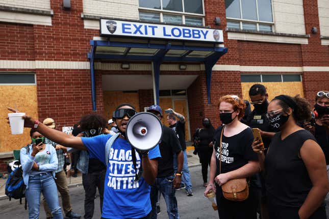 Louisville Police Major Says Antifa and BLM Supporters 'Will Be The Ones Washing Our Cars'