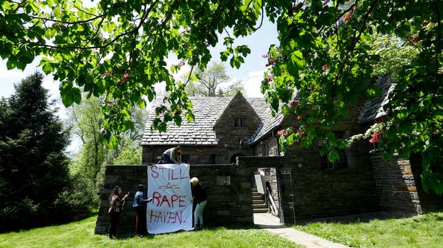 Swarthmore Protesters Want to Transform Frats Into Spaces for Minority Women and Non-Binary Students