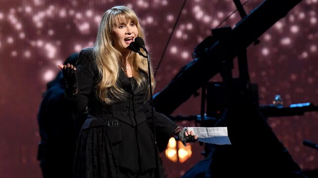 Stevie Nicks Read the Comments