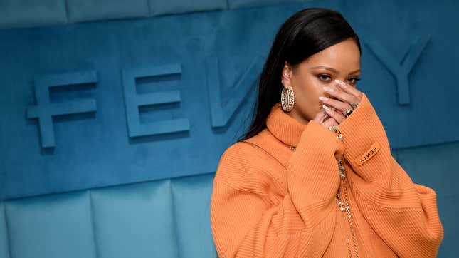 Rihanna Suffers Minor E-Scooter Injury, E-Scooters Canceled