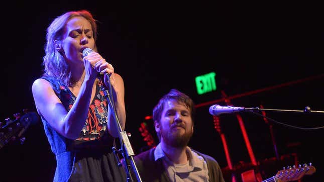 Fiona Apple Is Releasing Her Album This Month, Against Her Label's Wishes