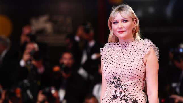 Asking Kirsten Dunst About Kissing Brad Pitt When She Was 11 Years Old Is Still 'Gross'