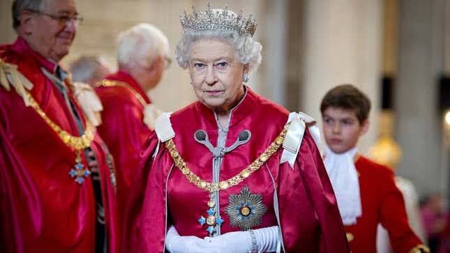 Buckingham Palace Would Like to Clarify They Do Not Endorse The Crown