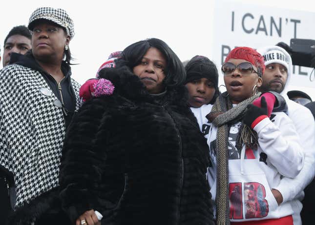 Tamir Rice's Mother Calls Tamika Mallory and Celebrity BLM Activists 'Clout Chasers'