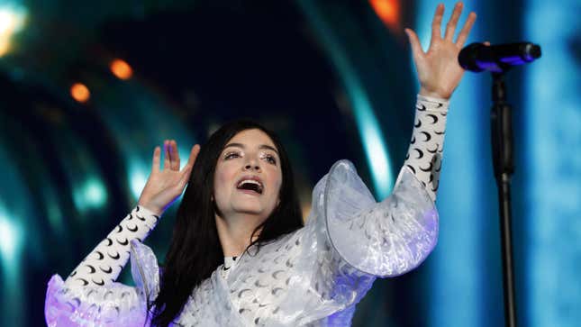 Lorde Emerges From Years-Long Quarantine to Announce She's Absolutely 'Jazzed'