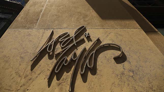 Lord & Taylor Files for Bankruptcy