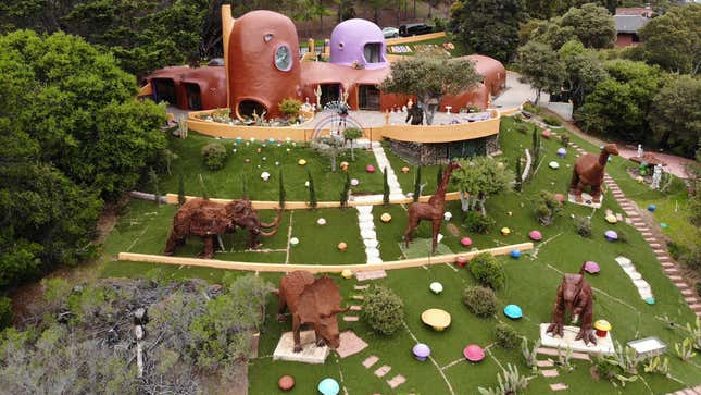 A Wealthy San Francisco Suburb Has Sued a Woman Over Her Adorable Flintstones-Inspired Home