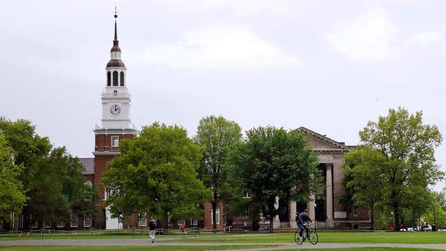 Colleges Pressure Alleged Sexual Assault Victims to Publicly Reveal Their Identities