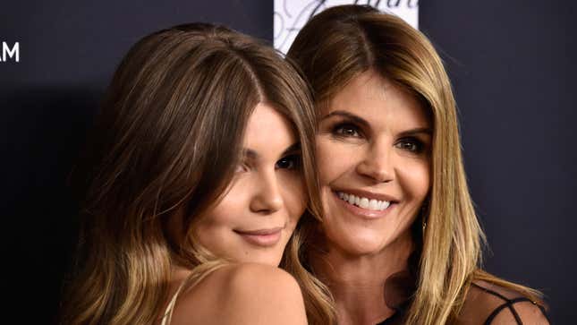 Aunt Becky Really Doesn't Want Olivia Jade and the Other One to Stand Trial