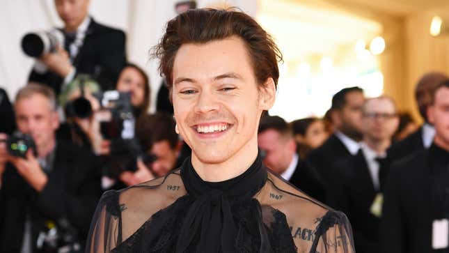 Harry Styles Doesn’t Know He’s Beautiful (That’s What Makes Him Beautiful)