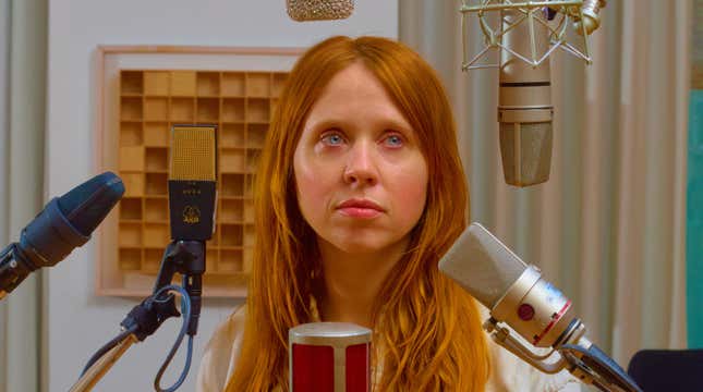 A Chat With Holly Herndon About Making Music With AI, Artistic Necrophilia, and Embracing the Inhuman