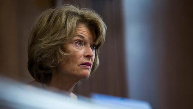 Sen. Lisa Murkowski Is Reportedly Iffy on How Mitch McConnell's Handling Impeachment