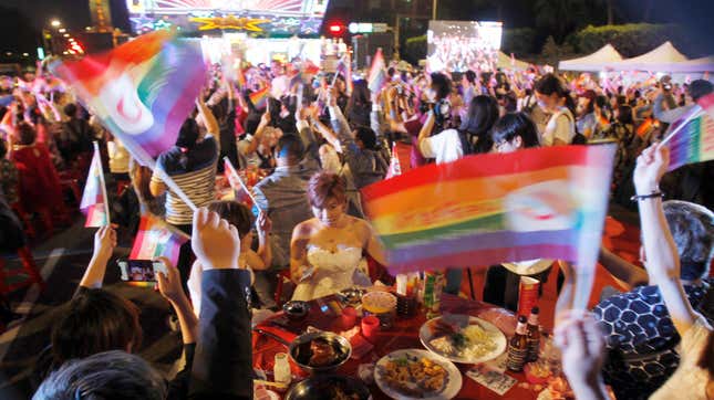 Taiwan, Asia's First Nation to Legalize Same-Sex Marriage, Celebrates With Massive Wedding Banquet