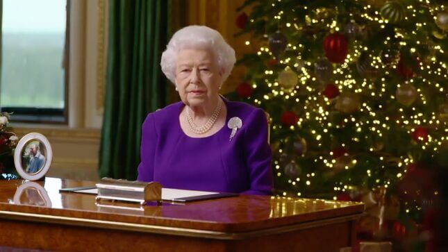 Queen Elizabeth Reveals SHOCKING Yearslong Affair With the Grinch