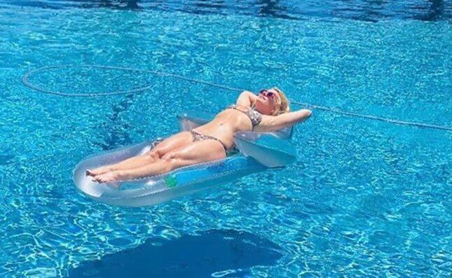Let's Check In Again With Britney Spears, in Self-Isolating Repose