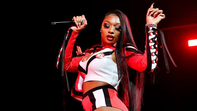 Megan Thee Stallion Says She's 'Looking for a New Girlfriend' (!!!!)