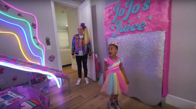 JoJo Siwa Babysits North West in Her Claire's Gift Shop Of a Home