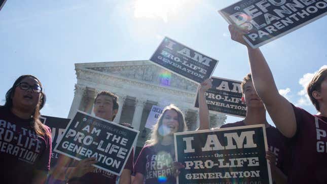 Judge Temporarily Blocks Georgia's 6 Week Abortion Ban