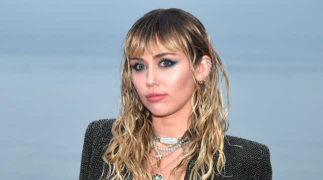 Miley Cyrus Says Sorry For Her Stupid Comment on Not Liking Rap Anymore