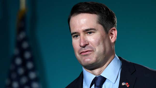 Did Seth Moulton Drop Out of the Presidential Race Because Elizabeth Warren Bailed on His 2017 Wedding?