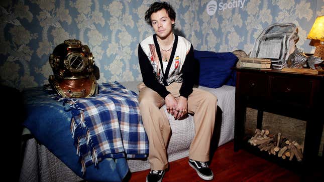 Unsurprisingly, Harry Styles's Calm App Sleep Story Is Too Erotic for Bedtime