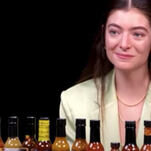 Lorde Eating the Spiciest Wing in Existence: 'That's a Nice Little Wing'