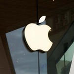Apple Hires, Gets Rid of Man Who Called Women 'Soft And Weak' and 'Generally Full of Shit' In Racist Bestselling Book