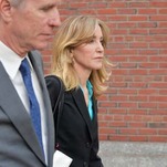 Prosecutors Want to Send Felicity Huffman to Jail for Trying to Cheat Daughter's Way Into College