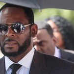 R. Kelly Headed to New York to Face Racketeering, Sex Crime Charges