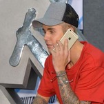 Justin Bieber Does Not Have a Phone