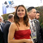 Regal Cat Selflessly Allows Jennifer Garner to Accompany Him on a Walk