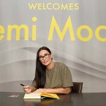 Demi Moore Sleeps With 7 Dogs, Which Seems Like the Right Number