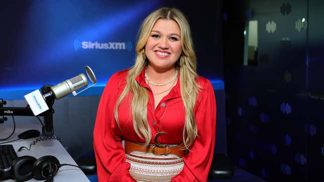 Kelly Clarkson Credits Lexapro for Getting Her Through Divorce