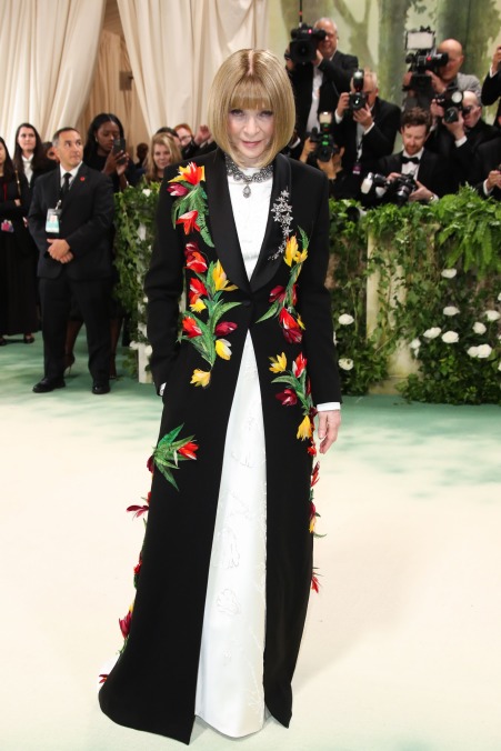 Anna Wintour in Loewe