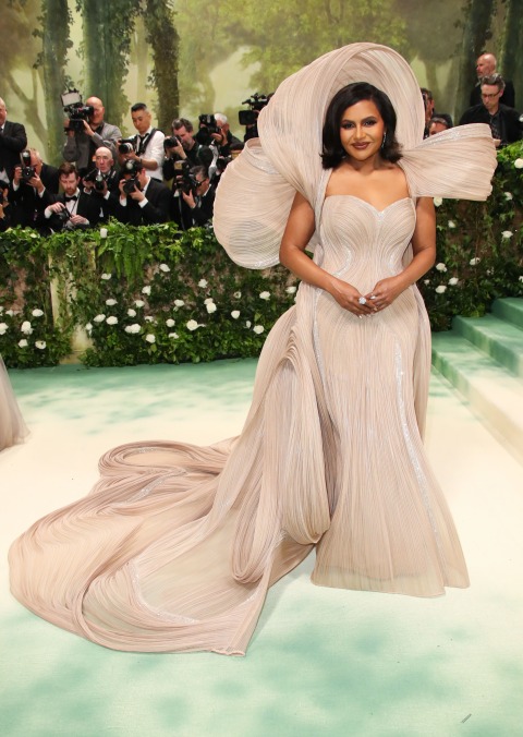 Mindy Kaling in Gaurav Gupta Couture