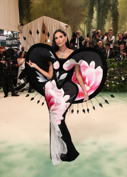Demi Moore in Harris Reed