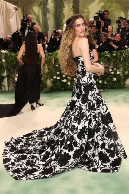 Allison Williams in Michael Kors