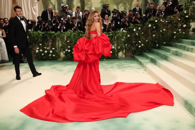 Shakira in Carolina Herrera