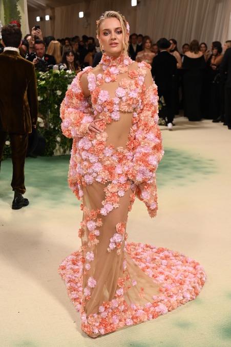 Kelsea Ballerini in Michael Kors