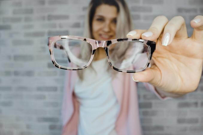 A Complete Guide to Choosing the Right Prescription Glasses for Your Needs