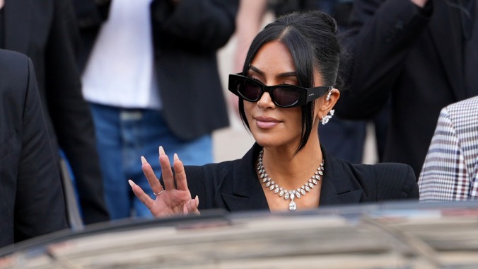 Kim Kardashian Wore $1.5 Million Diamond Necklace to Jewelry Heist Trial 