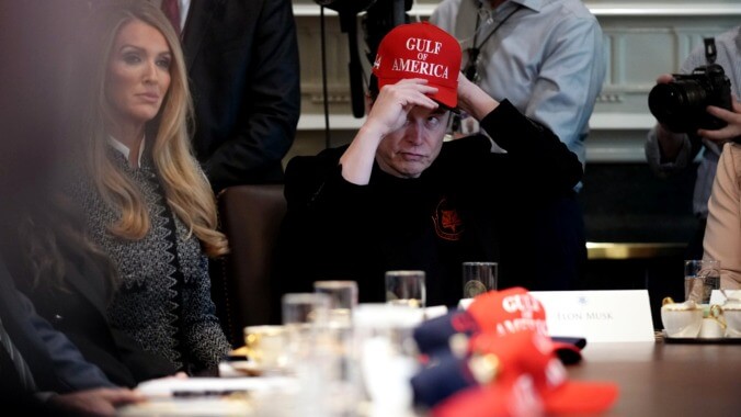 Elon Musk, Who Wants to Ban Remote Work, Is Now Working Remotely for Trump
