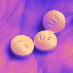 Texas Man Sues California Doctor to Try to Prevent Girlfriend from Getting Abortion Pills
