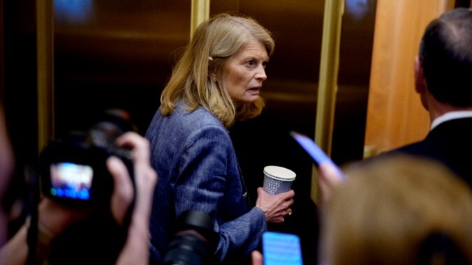 Senate Passes Bill to Defund Planned Parenthood Thanks to ‘Pro-Choice’ Sen. Murkowski