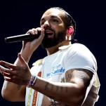 Drake Admits to Facetuning His Abs